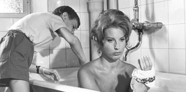 s8-palco-The-Silence-(1963)