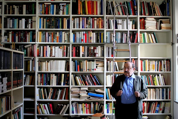 s8-quienfue-umberto-biblioteca