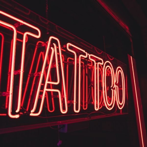 ¿De dónde viene tatuaje?