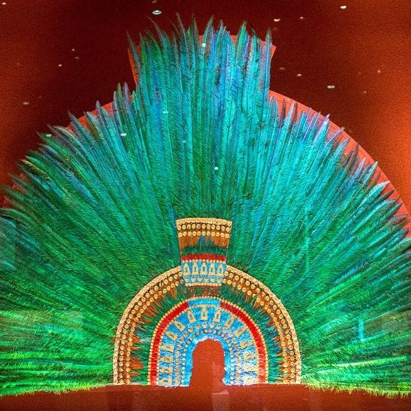 ¿Por qué Austria tiene el penacho de Moctezuma?