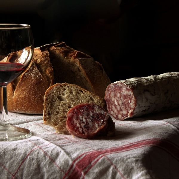 Por qué se regala vino como símbolo de gratitud y afecto