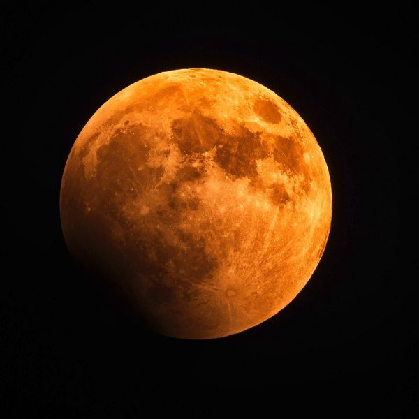 La Luna y los colores que la habitan