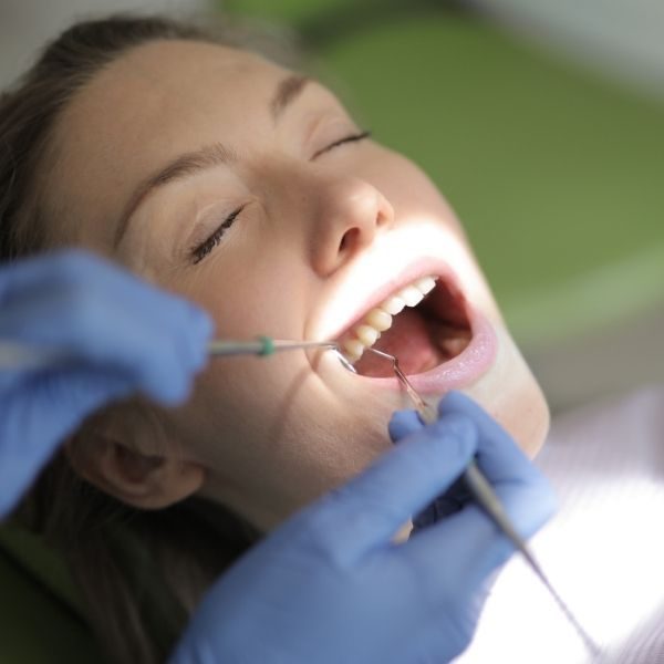 Los dentistas del Japón medieval tenían dos herramientas buenísimas